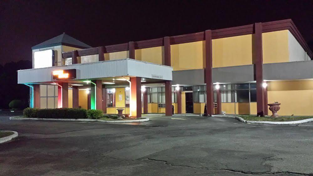 Motel Super 8 By Wyndham Goldsboro Exterior foto
